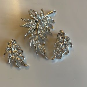 Vintage art deco brooch/ pin clip on earrings diamond rhinestones wedding
